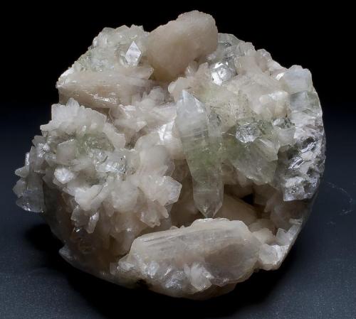 Apophyllite and Stilbite
Jalgaon District, Maharashtra, India
9x9 cm.
Fot. & Col. Juan Hernandez.
Adquired in November of 2010. (Author: supertxango)