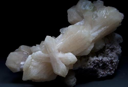 Apophyllite and Stilbite
Jalgaon District, Maharashtra, India
10x9 cm.
Fot. & Col. Juan Hernandez.
Adquired in November of 2010.

Detail of the previous specimen (Author: supertxango)