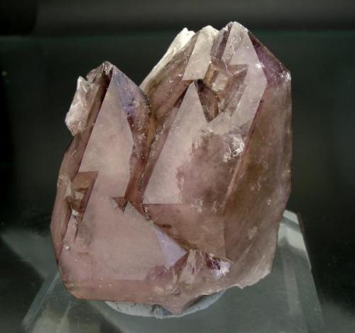 Quartz (variety amethyst and smoky quartz)<br />Mas Sever Quarry, Massabè (Mas Ceber), Sils, Comarca La Selva, Gerona / Girona, Catalonia / Catalunya, Spain<br />5 x 4 x 2,5 cm<br /> (Author: Joan R.)