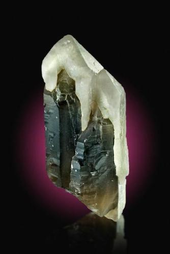 Quartz (variety smoky quartz)<br />Mas Sever Quarry, Massabè (Mas Ceber), Sils, Comarca La Selva, Gerona / Girona, Catalonia / Catalunya, Spain<br />7 cm high<br /> (Author: Joan R.)