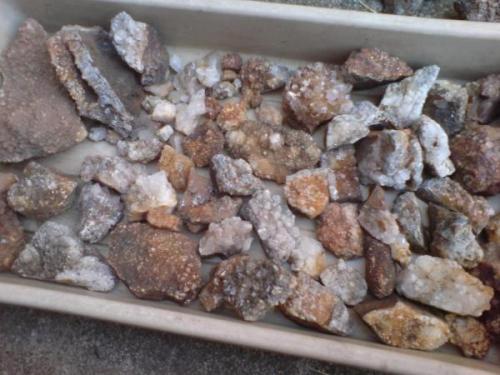 some of the quartz the tray is about 40 cm wide (Author: nurbo)