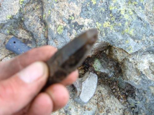a smoky quartz crystal and pocket, clearview claim Passmore BC (Author: thecrystalfinder)