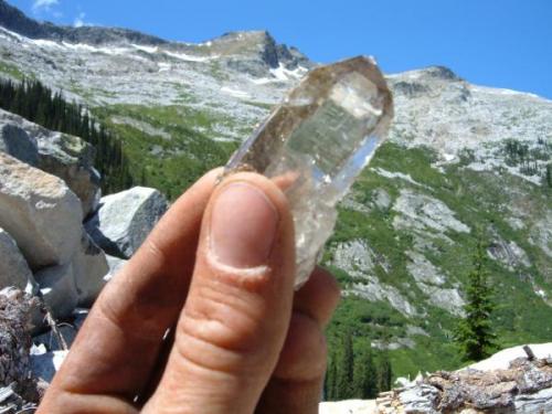 nice clear crystal with faint smoky phantom, clearview claim (Author: thecrystalfinder)