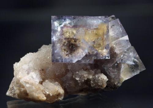 rare yellow-blue  Fluorite crystals up to 1.3 cm on Quartz, Frohnau (Author: Thomas Uhlig)