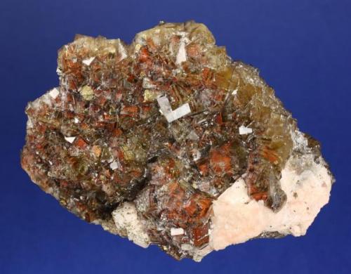 yellow-brown  Fluorite crystals with red cores up to 1.1 cm with Barite, dimensions of the specimen: 11.5 x 8.5 x 5.5 cm, Bäuerin mine, Frohnau (Author: Thomas Uhlig)