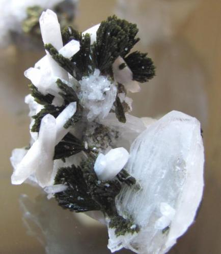 Calcite on epidote from Naica (Author: Peter Megaw)