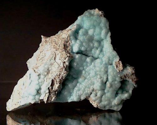 Hemimorphite from Cerro Las Minas, Guadalupe Victoria, Durango, Mexico.
Size: 23 cm wide x 21 cm tall (Author: Jean Sendero)