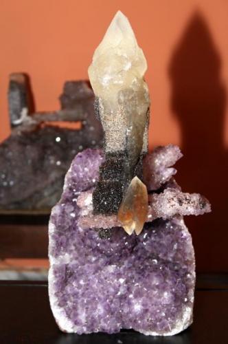 Amethyst with calcite, 60 cm X 20 cm wide and 30 cm in length (Author: silvio steinhaus)