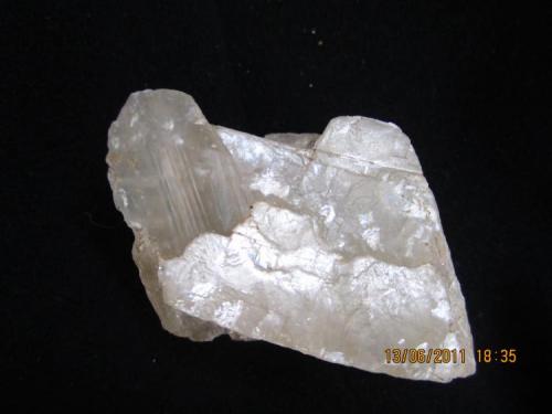 twinned calcite (Author: barbie90)