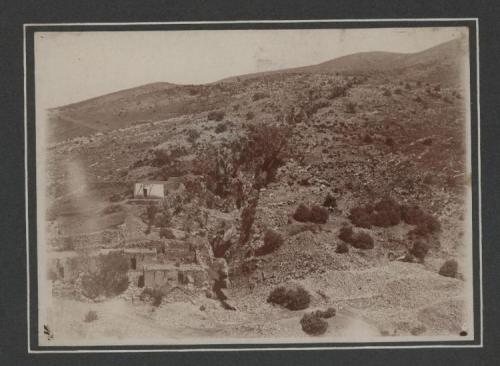 Outcrop
La Noria Vein and community, San Pantaleon de la Noria, Municipio Sombrerete, Zacatecas, Mexico
House is about 15m across
Photo probably taken in the 1930s. (Author: Peter Megaw)