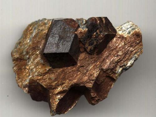 Almandine
Buvika, Nordland, Scandinavia
Big crystal: 37mm (Author: Maxilos)