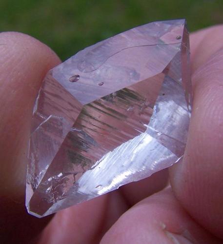 Quartz
Western Cape, Ceres
28 x 18 x 08 mm
The same little floater from a slightly different angle (Author: Pierre Joubert)