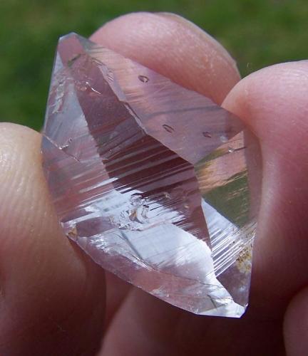 Quartz
Western Cape, Ceres
28 x 18 x 08 mm
The same little floater from a slightly different angle (Author: Pierre Joubert)