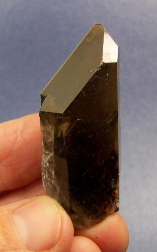 Smoky Quartz
Paarl, Western Cape, SA
55 x 20 x 16 mm (Author: Pierre Joubert)