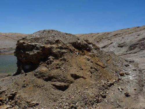 A large rock which hosted the calcite pocket. (Author: Pierre Joubert)