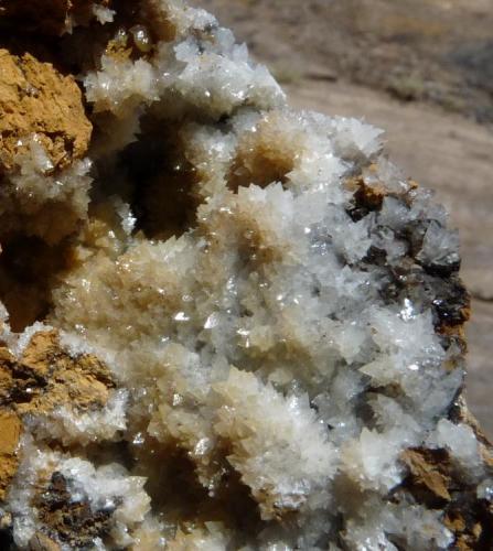 Calcite
Western Cape, South Africa
Approx. 40 x 30 mm (Author: Pierre Joubert)