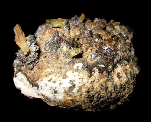 Baryte, ankerite
Jupiter Stehender vein, Himmelsfürst mine, Brand-Erbisdorf, Freiberg district, Erzgebirge, Saxony, Germany.
6 x 5 cm
Neat cabinet with yellow tabular crystals on ankerite matrix from an 1982 find. (Author: Andreas Gerstenberg)