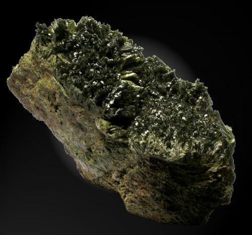 Epidote
Les Collades ravine (Escales reservoir), Casterner de les Olles, Tremp, El Pallars Jussà, Lleida (Lérida), Catalonia, Spain
17x10 cm.
Fot. & Col. Juan Hernandez.
Collected in May of 2010. (Author: supertxango)