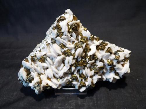 Chalcopyrite, Calcite
Cavnic, Romania
20.5 x 13.3 x  6 cm (Author: Don Lum)