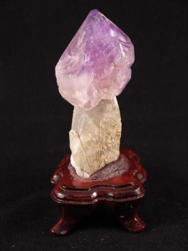 Quartz (sceptered Amethyst)
Kodo-Ri, Keisho-Nando, South Korea
9.2 x 5 x 4.5 cm
Korean Amethyst Scepter (Author: Don Lum)