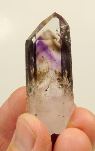 Quartz
Brandberg, Namibia
56 x 18 x 16 mm (Author: Pierre Joubert)