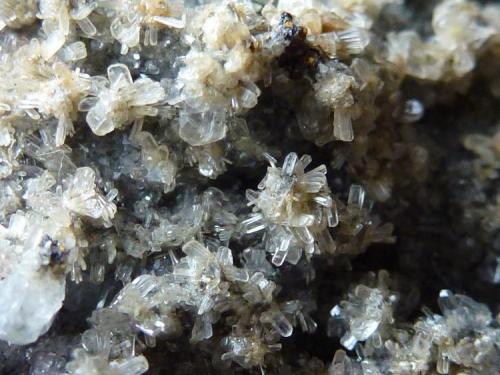 Hemimorfita y Calcita<br />Precaución Mine, Cabezo de San Ginés, El Estrecho de San Ginés, Cartagena, Comarca Campo de Cartagena, Region of Murcia (Murcia), Spain<br />15 x 10 cm.<br /> (Autor: javier ruiz martin)