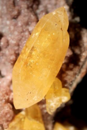 Mimetite
Tsumeb, Namibia
1 cm
Mimetite, double terminated crystal (Author: Herman van Dennebroek)