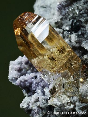 Topacio. 
Thomas Range. Utah. USA. 
5x4.5 cm. Cristal 1.8 cm. (Autor: Juan Luis Castanedo)