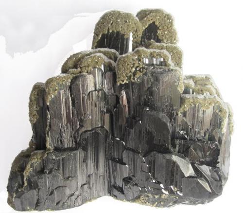 Ferberite, Siderite, Calcite
Panasqueira, Portugal
9.30 x 8 x 4.50 cm

Ferberite crystals covered, on the top and on the back, by siderite, and over it by calcite (Author: JoséMiguel)