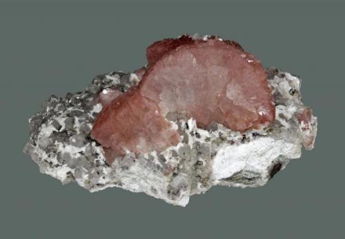 Heulandite and quartz
Prospect Park Quarry, Prospect Park, Passaic County, New Jersey, USA
8.8 x 6.4 cm
Heulandite crystals to 3.7 cm on quartz with laumontite (Author: Frank Imbriacco)