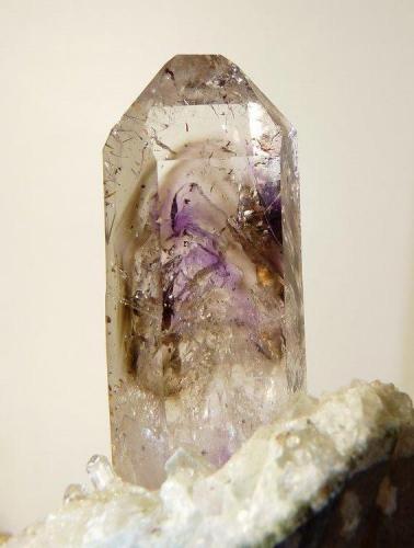Quartz
Brandberg, Namibia
107 x 60 x 55 mm (crystal size 86 x 22 x 17 mm)
Same as above (Author: Pierre Joubert)