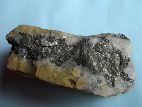 Arsenopirita<br />Concesión La Parrilla, Santa Amalia, Don Benito-Almoharín, Comarca Vegas Altas, Cáceres, Extremadura, España<br />7 x 3 x 3 cm.<br /> (Autor: Antonio GG)
