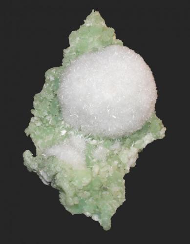 Mesolite & prehnite
Prospect Park Quarry, Prospect Park, Passaic County, New Jersey, USA
15.5 x 9.9 cm
A 6.7 cm mesolite sphere on prehnite, formerly in the U.S. National Museum, and pictured on p.178 of the May-June 1978 issue of the Mineralogical Record. (Author: Frank Imbriacco)