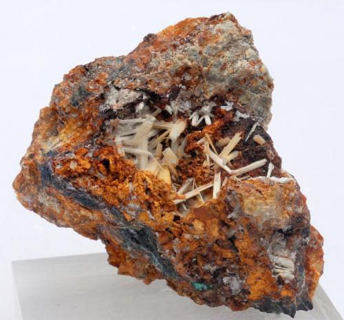 Cerusita  - 
Mina Cassandra - Ribes de Freser - Vall de Ribes - El Ripollès - Girona - Catalunya - España - 
5,5 x 4,5 x 4,3 cm (Autor: Martí Rafel)