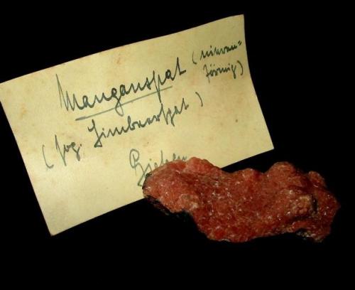 Rhodochrosite
Lindener Mark, Giessen, Hesse, Germany.
5 x 2,5 cm
Quite rare material from the largest and most important German Mn deposit. (Author: Andreas Gerstenberg)
