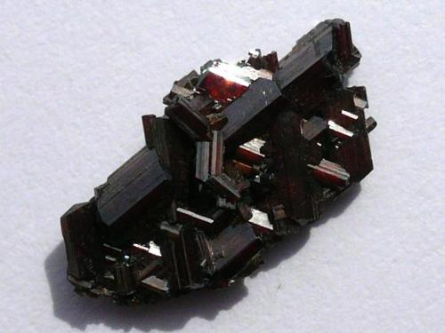 Rutilo
Diamantina, Minas Gerais, Brasil
18x 8 mm (Autor: nerofis2)