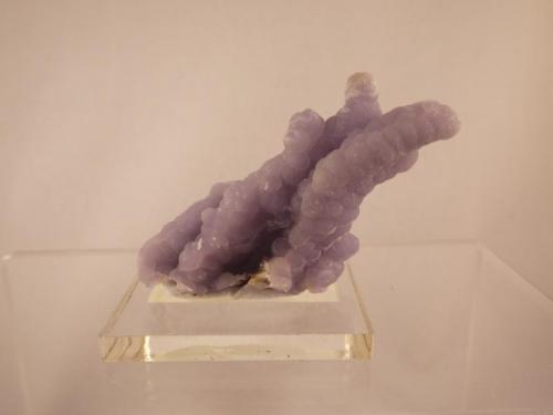 Fluorite
Minggang Fluorite Mine, Shihe District, Xinyang  Prefecture, Henan Province, China
7.2 x 4.4 x 2.8 cm

Stalactitic Botryoidal Fluorite (Author: Don Lum)