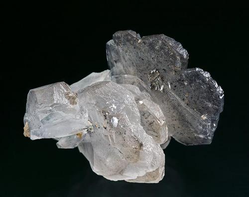Calcite
Rist Mine, Hiddenite, Alexander Co., North Carolina, USA
2.9 x 3.5 cm (Author: am mizunaka)