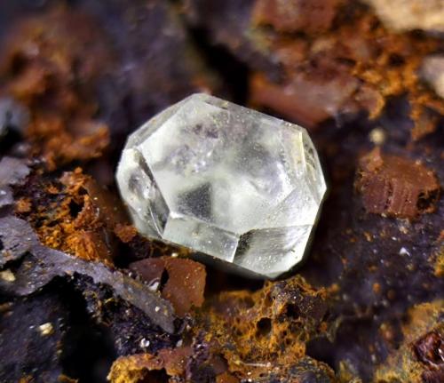 Anglesita.
Corta "San Valentín", La Unión, Región de Murcia, España.
Cristal de 4 mm. (Autor: Antonio Carmona)