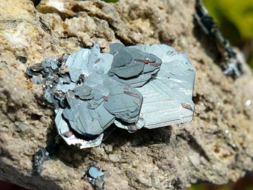 Hematites con Rutilo epitaxial.
Cavradi gorge, Curnera Valley, Grischun,Suiza.
2x1cm (Autor: nerofis2)