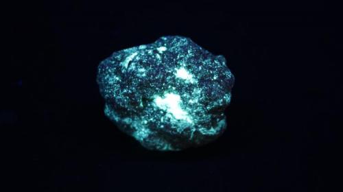 Schröckingerite - Fluorescente
Sweetwater County, Wyoming, USA.
55 x 45 mm (Autor: Daniel C.M.)