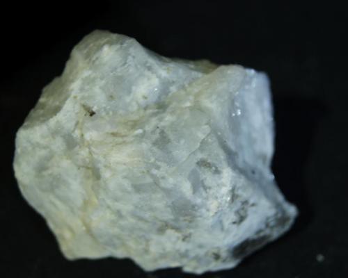 Sodalita (variedad hackmanita) - Fluorescente
Davis quarry, Bancroft, Ontario, Canada.
6 x 4  cm. (Autor: Daniel C.M.)
