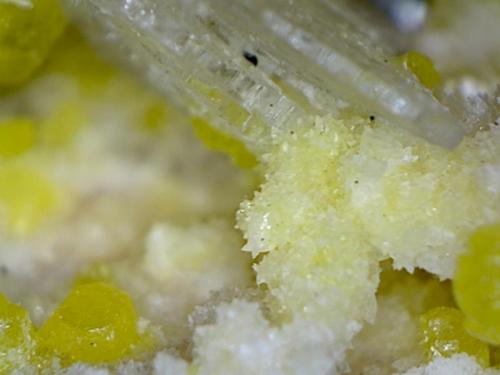 Sulfur, gypsum, aragonite
Sicily, Italy
14.6 x 6.9 x 7.1 cm (Author: Don Lum)