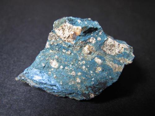 Aerinita
Huesca, Aragón, España
4 x 3 cm.
Curioso mineral azul, producto de alteración hidrotermal de rocas básicas. (Autor: prcantos)