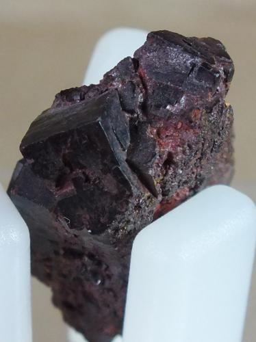 Hematites
Mina San Juan, Inti Huasi, San Luis, Argentina
2,5 x 2,8 cm
Hematite Pseudomórfico de Pirita (Autor: molsina)