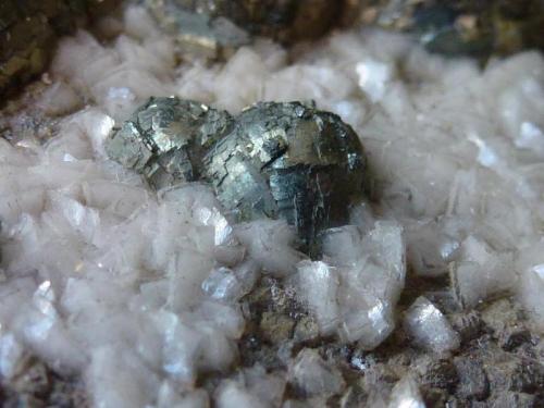 Pirita, Marcasita, Dolomita y Esfalerita<br />Reocín Mine, Reocín, Comarca Saja-Nansa, Cantabria, Spain<br />10 x 6 cm.<br /> (Autor: javier ruiz martin)