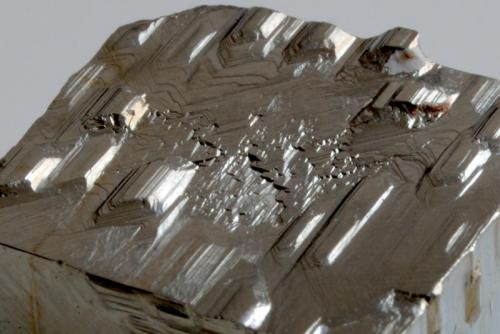 Pirita.
Navajún, La Rioja, España.
Medidas cristal: 2,6x2,5x2,4 cm. (Autor: Sergio Pequeño)