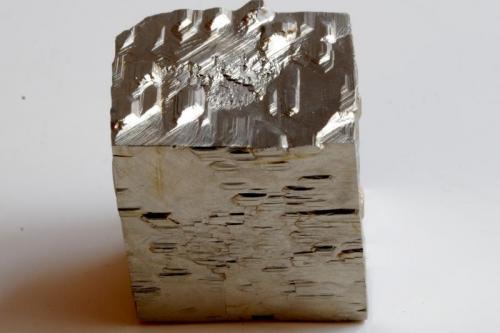 Pirita.
Navajún, La Rioja, España.
Medidas cristal: 2,6x2,5x2,4 cm. (Autor: Sergio Pequeño)