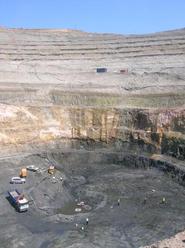 Las Cruces mine, Gerena, Seville, Spain
Las Cruces open pit in 2010 (Author: Cesar M. Salvan)