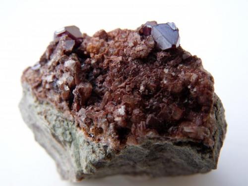 Cuprite
Mashamba West Mine, Kolwezi, Katanga, D.R. Congo
4 x 5 cm (Author: Nico78)